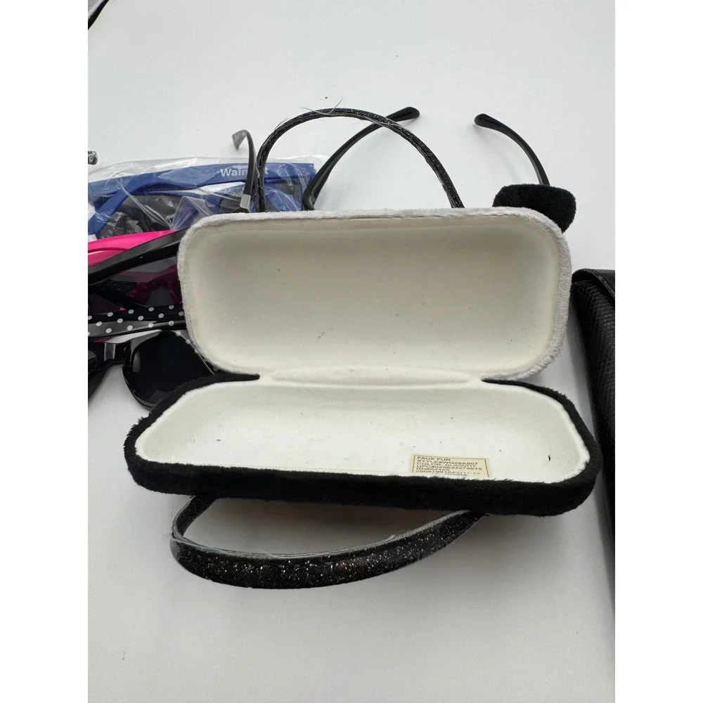 Sunglasses‎ lot plus two cases